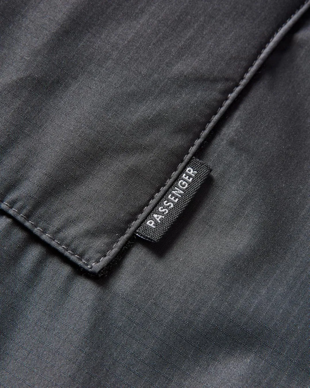 Poncho de surf Escapism doublé d'une serviette recyclée - Noir