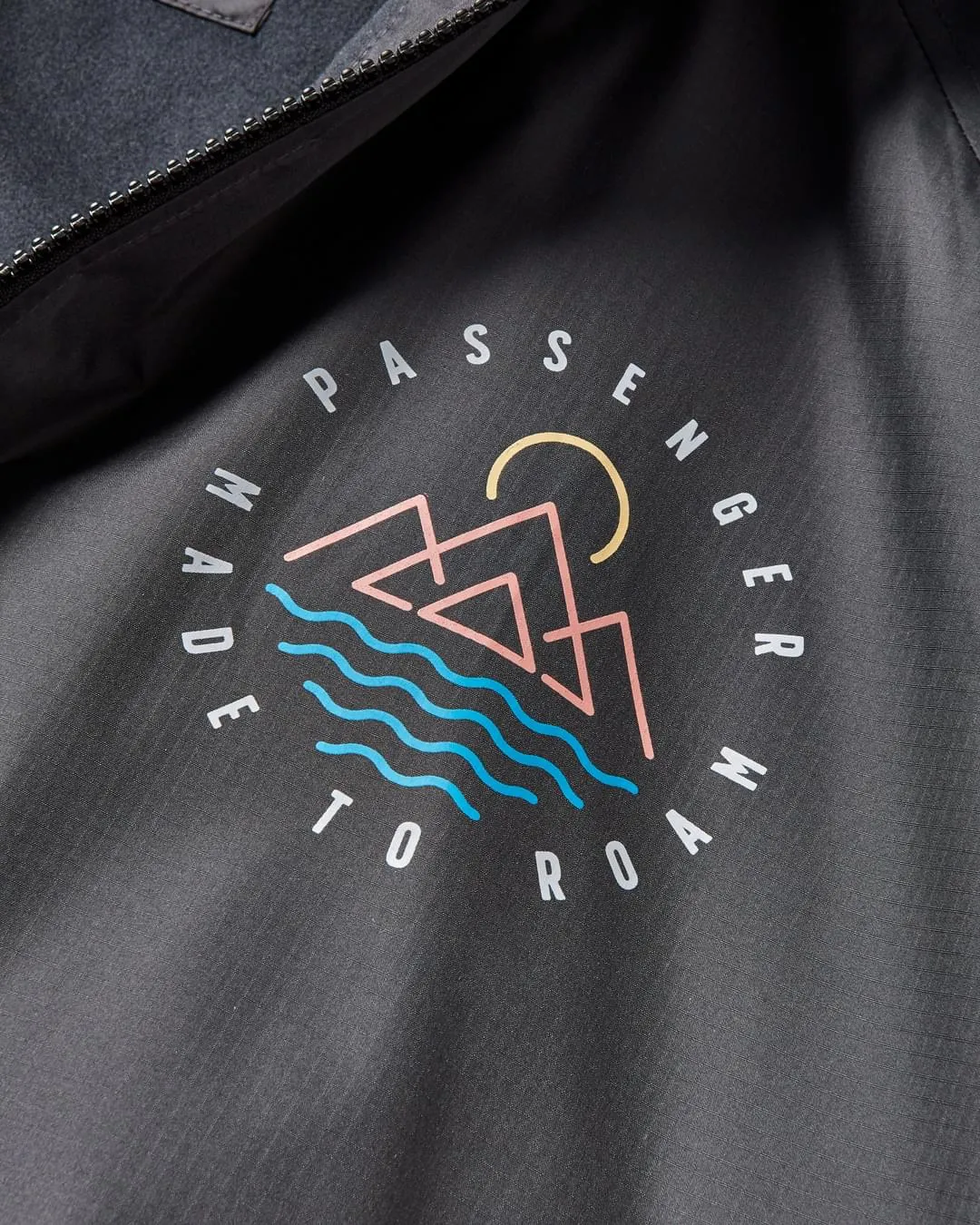 Poncho de surf Escapism doublé d'une serviette recyclée - Noir